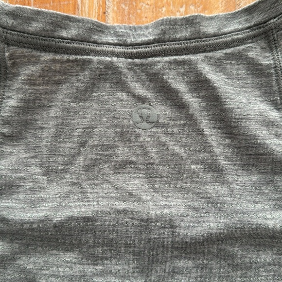Lululemon tank - Picture 2 of 3